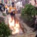 दहकते अंगारों पर नंगे पैर चले मन्नतधारी, इसे देखने के लिए हजारों की संख्या में पहुंचे श्रद्धालु, देखें VIDEO