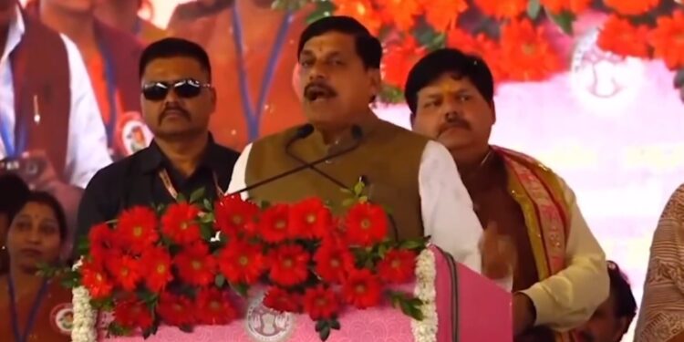 आज मैंने प्रदेश के 80 लाख किसानों के खाते में “किसान कल्‍याण योजना” की राशि अंतरित की है।   मैं अपने किसान बंधुओं का अभिनंदन करता हूं, जो देश के लिए दिन-रात पसीना बहाकर मेहनत करते हैं : CM
