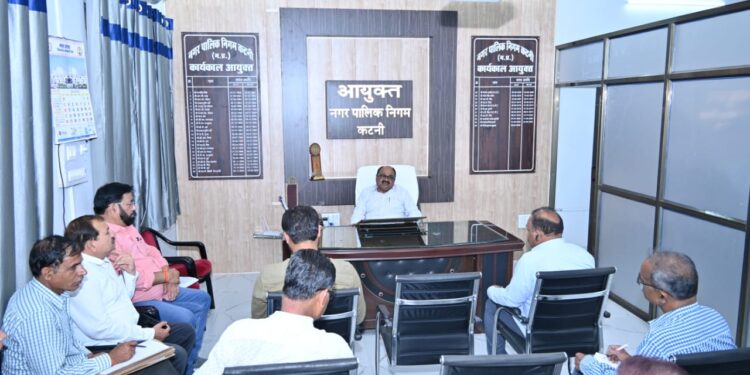 लोकसभा निर्वाचन 2024 की तैयारी के संबंध में नगर निगम आयुक्त ने की समीक्षा दिये आवश्यक निर्देश