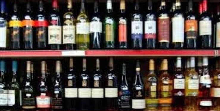 अजयगढ़ शराब दुकान समूह के निष्पादन के साथ ही पन्ना जिला पूर्ण निष्पादित हुआ देखे  पन्ना जिले में इस वर्ष कुल 16 शराब दुकान समूहों की 43 दुकानों का निष्पादन हुआ। पन्ना जिले का कुल राजस्व वर्तमान वर्ष के राजस्व 120 करोड़ 29 लाख 52 हजार 54 रुपये