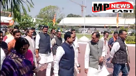 भोपाल लोकसभा चुनाव 2024 से पहले MP कांग्रेस को एक और झटका, पन्ना के गुनौर से कांग्रेस विधायक रहे शिवदयाल बागरी और सागर जिले की खुरई सीट से विधायक रहे अरुणोदय चौबे ने जॉइन की भाजपा देखे VIDEO