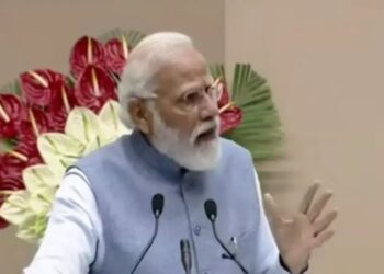 मोदी सरकार का जनता को डबल तोहफा, DA के साथ बढ़ाया HRA, मार्च में आएगी इतनी सैलरी