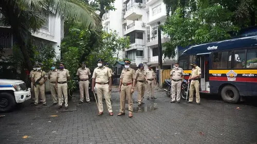 4 लड़कों ने बिल्डिंग की छत पर नाबालिग लड़के से किया रेप, चुप रहने को डराया, VIDEO ने पकड़वाया