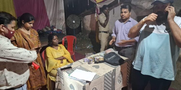 एसएसटी चैक पोस्ट पर 2 लाख रुपये से अधिक की राशि जब्त