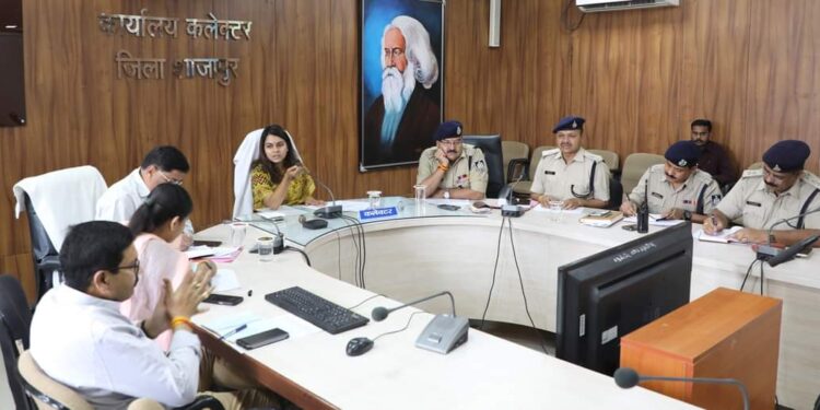 बार-बार विवाद कर समस्या पैदा करने वालों के विरूद्ध बाण्डओवर की कार्रवाई करें- कलेक्टर एवं जिला दण्डाधिकारी सुश्री बाफना