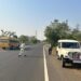 आदर्श आचार संहिता लागू होने पर परिवहन विभाग के जांच दल द्वारा अमरवाड़ा-हर्रई मार्ग में की गई वाहनों की सघन जाँच। 8 वाहनों से लिया गया 10500 रूपये का जुर्माना