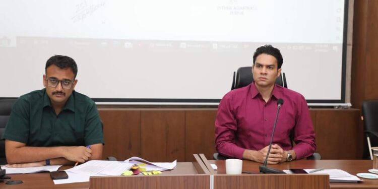 कलेक्टर श्री प्रसाद ने समय सीमा बैठक में अधिकारियों को दिये निर्देश  न्यायालयीन प्रकरणों में समय पर प्रस्तुत करें जवाबदावा  नियुक्त करें ओ.आई.सी