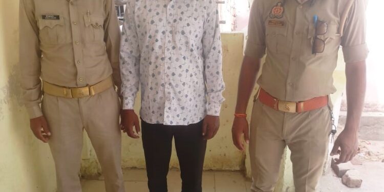 *थाना छिबरामऊ पुलिस द्वारा एक नफर वारण्टी अभियुक्त को किया गया गिरफ्तार।*