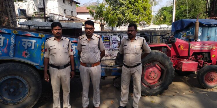 *अवैध रेत उत्खनन माफिया के विरूद्ध कोतवाली पुलिस द्वारा की गयी कार्यवाही*