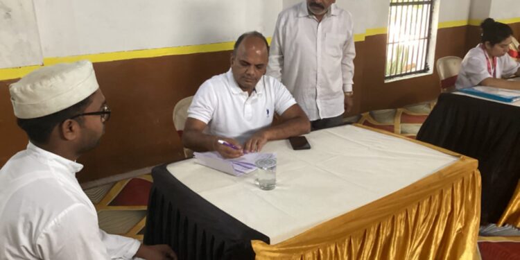 केन्द्रीय जेल नर्मदापुरम में निरूद्ध बंदियो का स्वास्थ्य परीक्षण,जिला चिकित्सालय के चिकित्सको द्वारा शिविर लगाकर किया गया