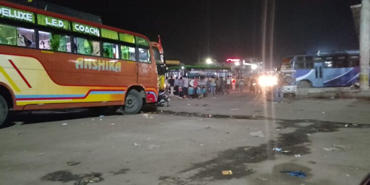 ऑटो चालक व बस चालक के बीच हुई सावरी को लेकर बात विवाद