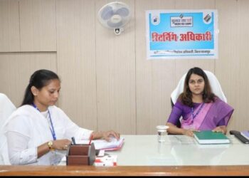 कालापीपल(बबलू जायसवाल) लोकसभा निर्वाचन क्षेत्र क्रमांक 21 देवास के लिए जिला मुख्यालय शाजापुर में कलेक्टर एवं रिटर्निंग आफिसर सुश्री ऋजु बाफना द्वारा कलेक्टर कार्यालय में आज से निर्वाचन लड़ने वाले अभ्यर्थियों से नाम निर्देशन पत्र प्राप्त किए जाएंगे।