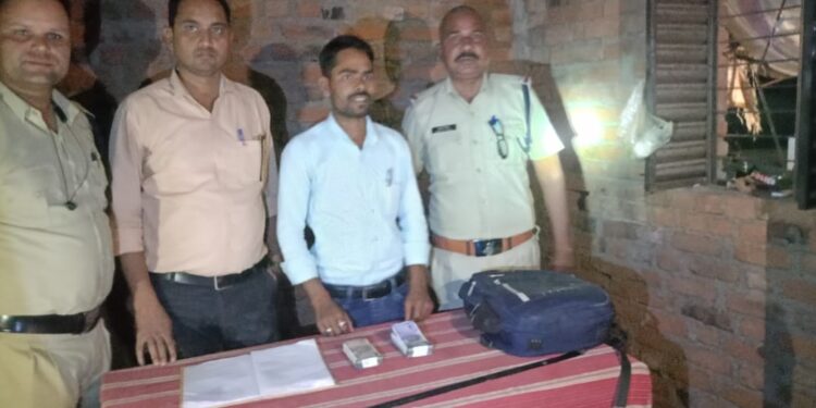 थाना कुठला क्षेत्र में आचार संहिता के दौरान बोलेरो से 1 लाख 79 हजार 500 रुपये बरामद*