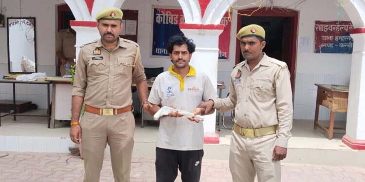 *थाना इन्दरगढ पुलिस द्वारा 01 अभियुक्त को 01 अदद अवैध तमंचा व 01 अदद जिन्दा कारतूस के साथ किया गिरफ्तार।*