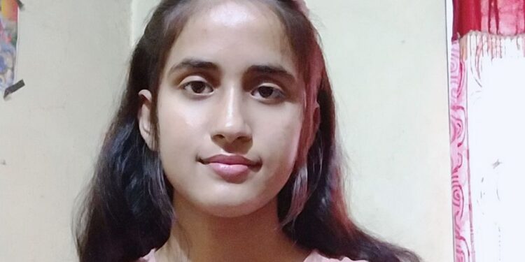 सेंट्रल बैंक में कार्यरत अर्पण की बेटी रिद्धि ने किया जिले का नाम रोशन* *वर्ष भर सोशल मीडिया और मोबाइल से दूर रखा*