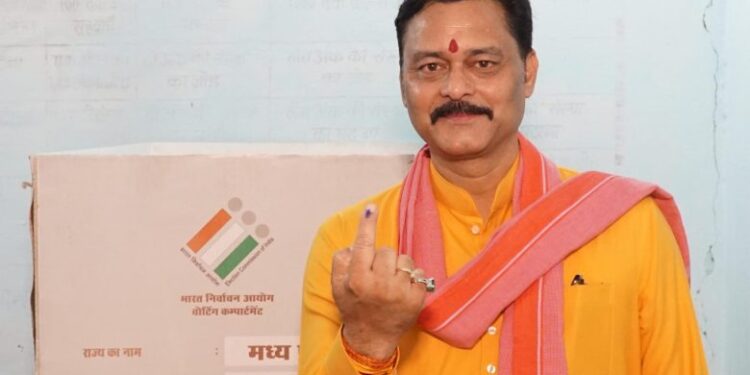 विकसित भारत के संकल्प को पूर्ण करने लोकतंत्र के महायज्ञ में मतदान की जिम्मेदारी को निभा कर: संजय पाठक