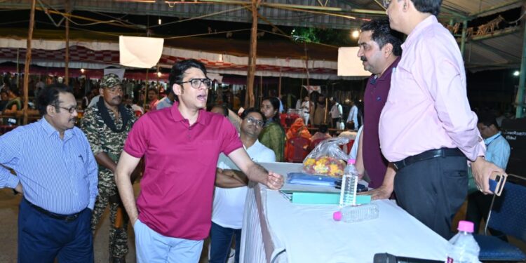 *कलेक्टर अविप्रसाद के साथ सहज हुए मतदान कर्मियों ने खुलकर की चर्चा*