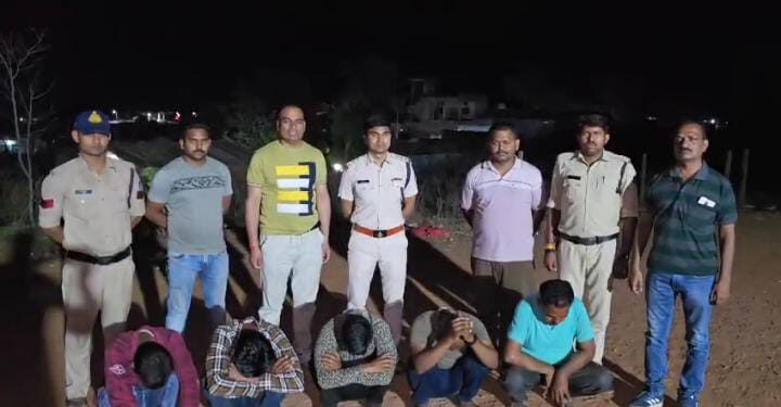 जुआँ फड़ पर पुलिस की बड़ी कार्यवाही