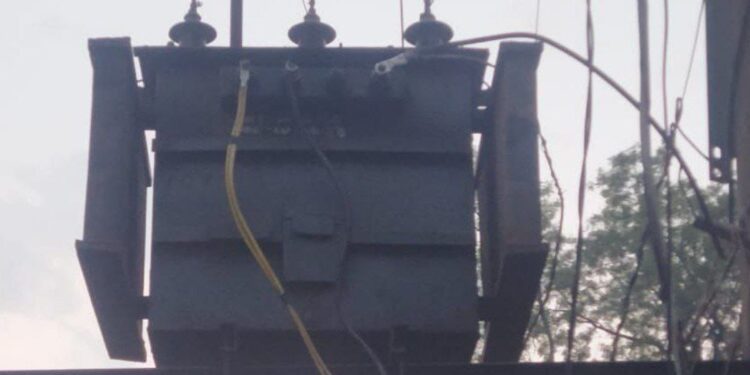 धनवाही में 15 दिनों से बिजली का बना रोना  खेतों में मशीनें चालू करते ही गुल होने लगती हैं घरों की बिजली