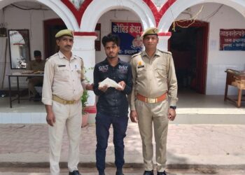 थाना इन्दरगढ़ पुलिस द्वारा 1 अभियुक्त को 1 अदद अवैध तमंचा के साथ किया गया गिरफ्तार*