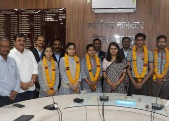 मेरिट में आने वाले विद्यार्थियों का आज कलेक्टर ने सम्मान किया