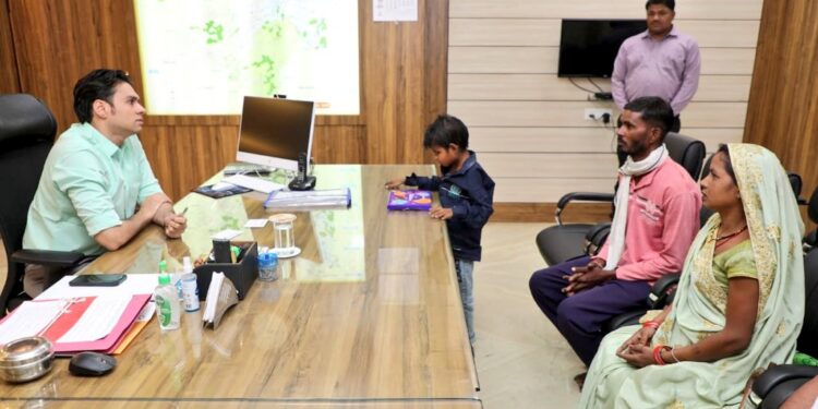 *कलेक्टर बने काउंसलर*