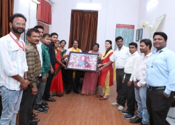 छिन्दवाड़ा *सहायक जनसंपर्क अधिकारी श्री सोनवंशी की सेवानिवृत्ति पर दी गई भावभीनी विदाई* देखे VIDEO
