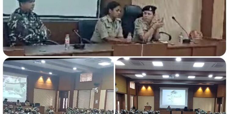 रक्षित निरीक्षक श्रीमती संध्या राजपूत द्वारा चुनाव संबंधी प्रशिक्षण दिया।
