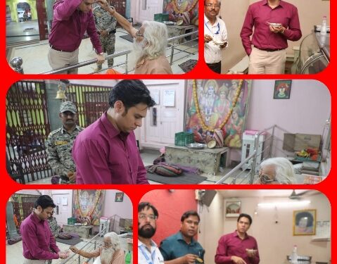*मतदान सामग्री वितरण की दिन भर की थकान मिटाने जब कलेक्टर श्री प्रसाद ने टिकिया चाट का लिया जायका*  मधई मंदिर में लिया भोलेनाथ का आशीर्वाद, शांतिपूर्ण मतदान के लिए की प्रार्थना