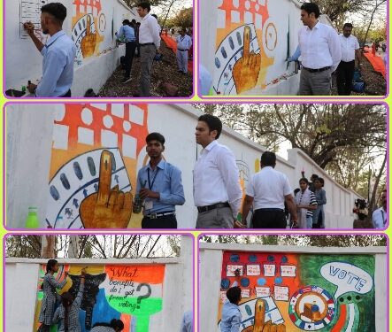 कलेक्टर श्री प्रसाद ने चित्रकला प्रतियोगिता के प्रतिभागियों से की भेंट, चित्रकला को सराहा  पेंटिंग प्रतियोगिता जिला कटनी ’चुनाव का पर्व देश का गर्व