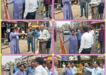 *प्रधानमंत्री नरेन्द्र मोदी के जबलपुर आगमन को लेकर की जा रही व्यवस्थाओं पर निगमायुक्त श्रीमती प्रीति यादव की पैनी नजर*  *आज सुबह से ही निगम अधिकारियों के साथ प्रस्तावित कार्यक्रम स्थल पर अलर्ट दिखीं निगमायुक्त*