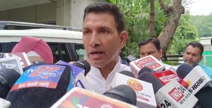 भोपाल खजुराहो सीट पर सपा प्रत्याशी का नामांकन रद्द होने पर भड़के जीतू पटवारी, बोले- देखे VIDEO