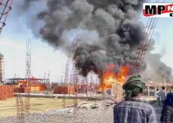 पंडोखर धाम महोत्सव के पहले साधु-संतों के लिए बनी कुटिया में अज्ञात तत्वों ने लगाई आग, कुटिया में रखा सामान जलकर हुआ खाक देखे VIDEO