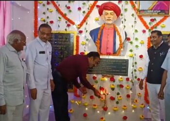 आज नोनिया करबल माली समाज भवन में महात्मा ज्योतिबा फुले की जयंती मनाई गई*
