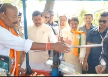 मुख्यमंत्री डॉ मोहन यादव का टीकमगढ़ में। भव्य रोड शो में जनता जनार्दन का आशीर्वाद VIDEO