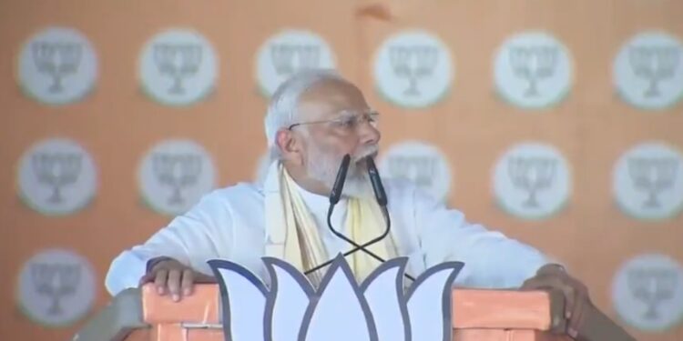 दमोह की सभा में नरेन्द्र मोदी ने बीजेपी के प्रदेश अध्यक्ष विष्णुदत्त शर्मा की तारीफ़ की VIDEO