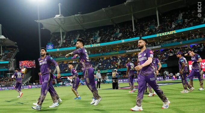 फाइनल के सबसे छोटे स्कोर को चेज कर तीसरी बार विनर बनी KKR, एकतरफा मुकाबले में SRH को दी 8 विकेट से शिकस्त