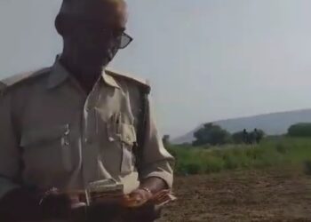 नोट गिनते वीडियो हुआ था वायरल,दो वनकर्मी सस्पेंड