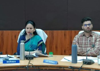 पेयजल की उपलब्धता पीएचई तथा संबंधित निकाय की जिम्मेदारी  समीक्षा बैठक में कलेक्टर ने दिए निर्देश
