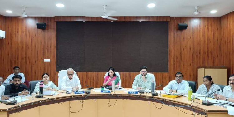 संख्या नहीं, समाधान की गुणवत्ता पर ध्यान दें – डॉ. सिडाना समय-सीमा एवं विभागीय समन्वय समिति की बैठक में कलेक्टर के निर्देश