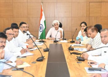 कलेक्‍टर व जिला निर्वाचन अधिकारी ने मतगणना की तैयारियों की समीक्षा कर दिये आवश्‍यक निर्देश