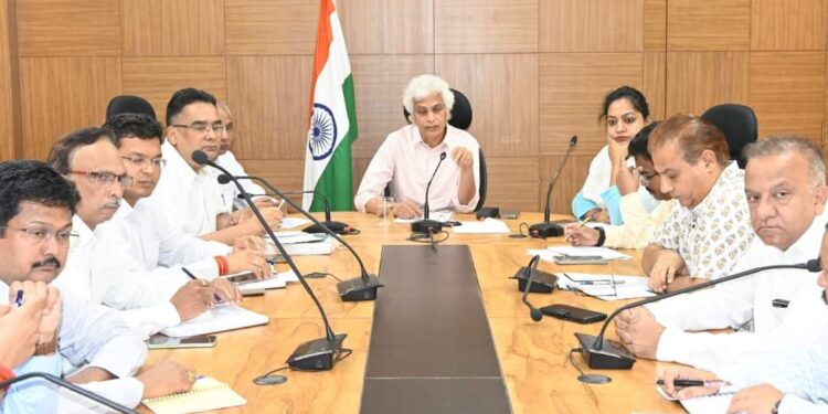 कलेक्‍टर व जिला निर्वाचन अधिकारी ने मतगणना की तैयारियों की समीक्षा कर दिये आवश्‍यक निर्देश