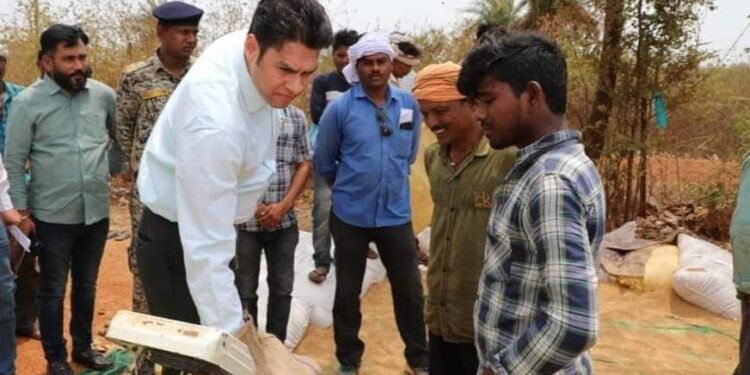 जिले में अब तक 1 लाख 12 हजार 764 मैट्रिक टन गेहूं उपार्जित  1 लाख 3 हजार 62 मैट्रिक टन गेहूं का किया जा चुका परिवहन  उपार्जन कार्य में तहसील बहोरीबंद अव्वल  उपार्जित गेंहू के परिवहन कार्य मे न हो हीला-हवाली- कलेक्टर श्री प्रसाद