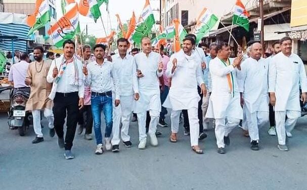 कांग्रेस के कुछ नेता रस्म अदायगी करके भाग गए..! लोकसभा केन्द्रीय चुनाव कार्यालय उद्घाटन के साथ कांग्रेस का तूफानी जनसंपर्क…!