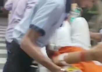 *कैमिस्ट्री के प्रक्टिकल के दौरान उठी लपटों ने 5 छात्राओं की आंखों को झुलसाया*   – *आनन फानन में निजी अस्पताल में कराया गया भर्ती*