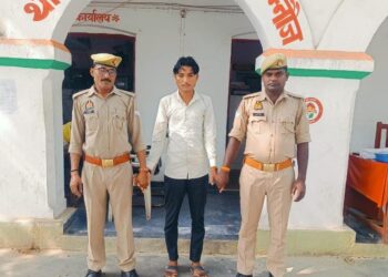 *थाना ठठिया पुलिस द्वारा बलात्कार की घटना करने वाले वाँछित अभियुक्त को 24 घण्टे में गिरफ्तार कर भेजा गया जेल ।*
