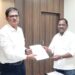 *परासिया विधायक सोहनलाल बाल्मीक ने अवैध गतिविधियों के विरोध मे पुलिस अधीक्षक को सौंपा ज्ञापन ——-*