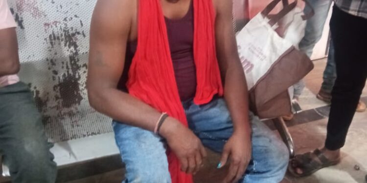 गमी में जा रहे बाइक चालकों को स्कोर्पियो वाहन ने मारी टक्कर, आई गम्भीर चोट जिला अस्पताल में भर्ती