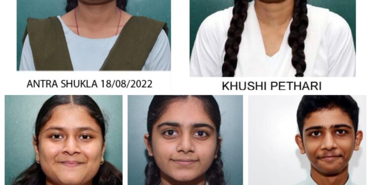 धर्मश्री तिराहा से भोपाल रोड तक बाईपास रोड के भूमि उपलब्ध कराने के लिए भू- स्वामियों ने कलेक्टर को सौंपा सहमति पत्र