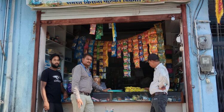 मिलावट के विरुद्ध कार्यवाही निरंतर जारी,खाद्य सुरक्षा अधिकारी के दल ने विभिन्न परिसरों का किया निरीक्षण, श्री खाटू श्याम किराना एवं जनरल स्टोर पर कई प्रकार की अनियमितताएं पाई गई,दुकान को बंद कराया गया और खाद्य सुरक्षा एवम मानक अधिनियम के अंतर्गत कार्यवाही प्रस्तावित की गई